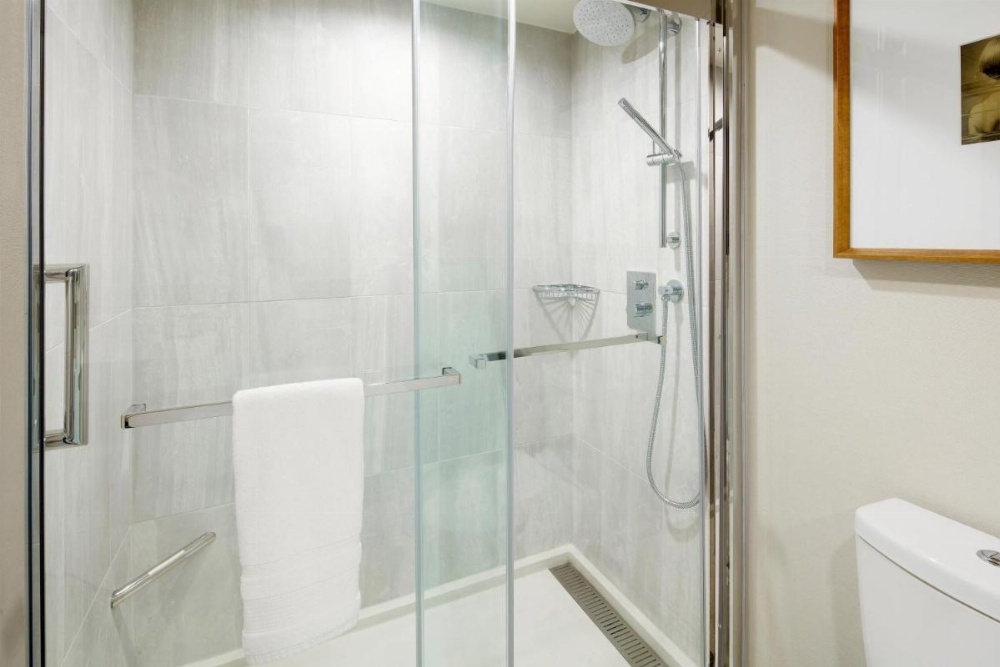 Room image 3